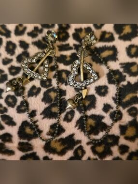 Vintage Betsey Johnson Antique Gold Heart Arrow Drop Earrings w/Rhinestones